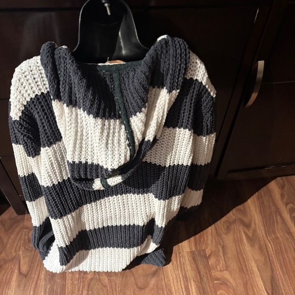 Pol - Picture 3 of 3